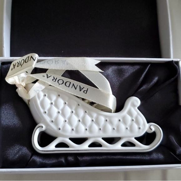 🆕 Pandora Unforgettable Moments Sleigh Ornament Christmas 2014 Holiday Ornament - Picture 2 of 14